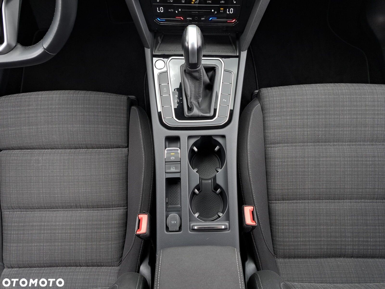 Volkswagen Passat 2.0 TDI Business DSG - 18