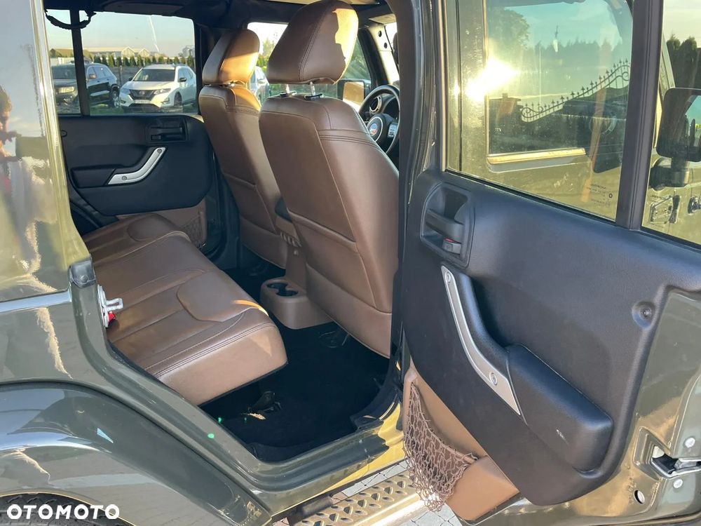 Jeep Wrangler Unlimited 3.6 Automatik Sahara - 22