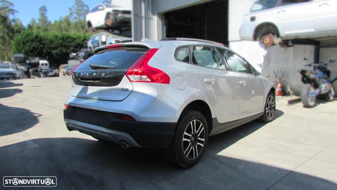 Volvo V40 2.0 D2 (120cv) de 2019 - Peças Usadas (7092) - 3