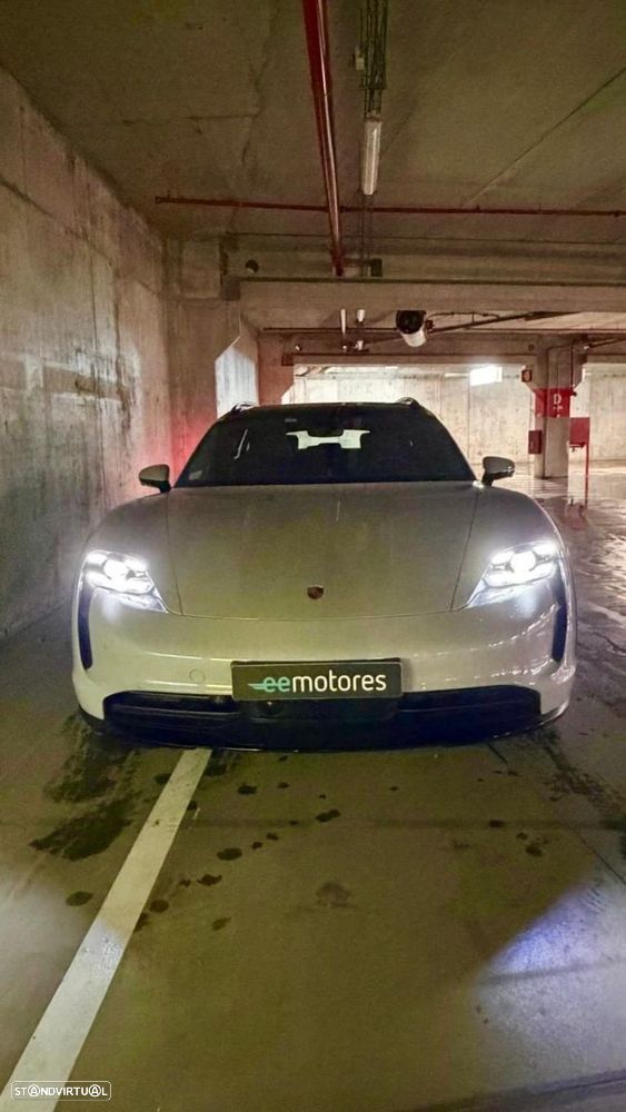 Porsche Taycan Cross Turismo 4 - 2