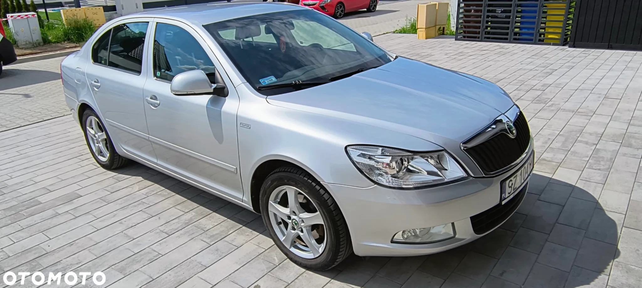 Skoda Octavia 1.6 Family Plus - 2