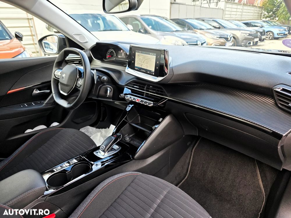 Peugeot 2008 1.5 BlueHDI 130 S&S EAT8 Allure - 16