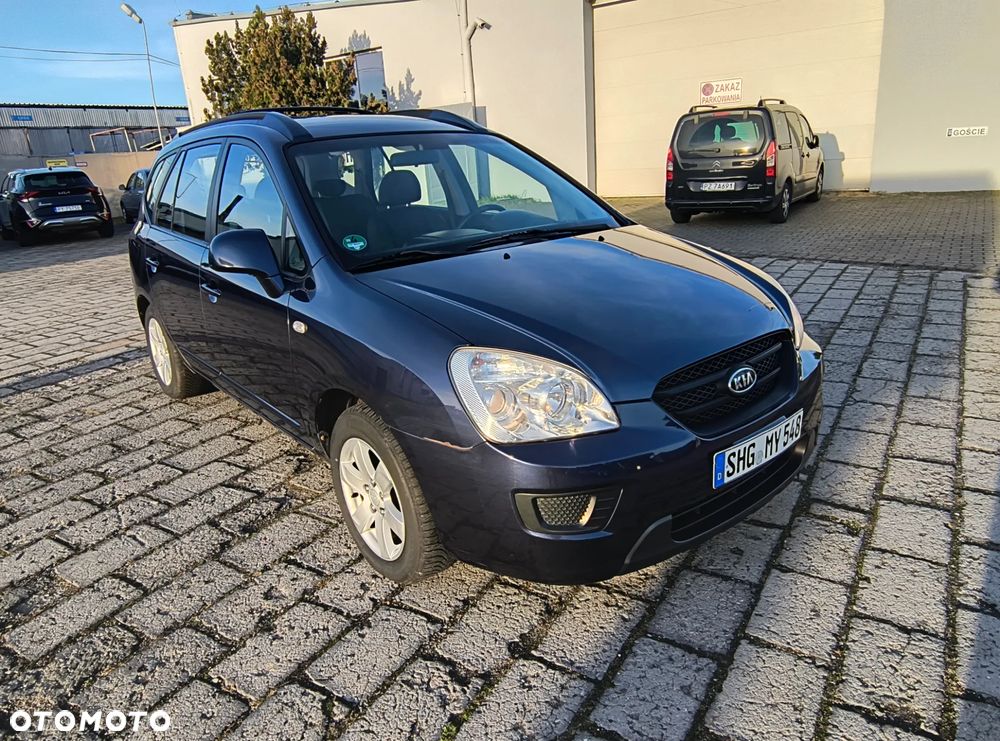 Kia Carens - 2