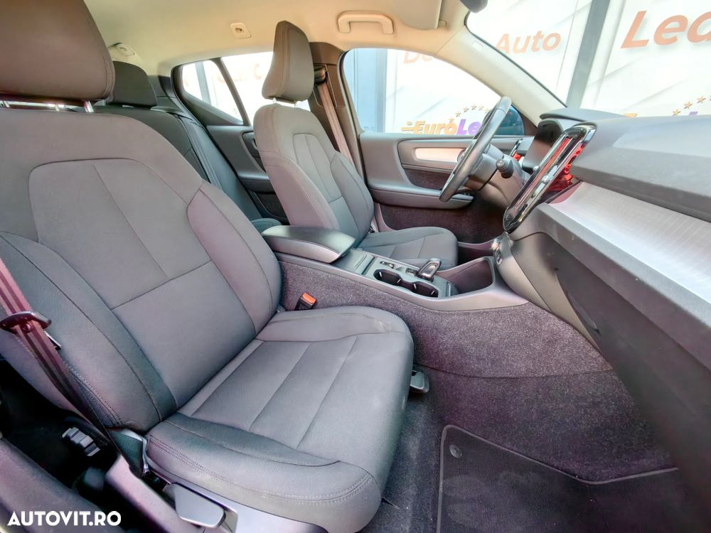 Volvo XC 40 T2 AT8 Momentum - 22