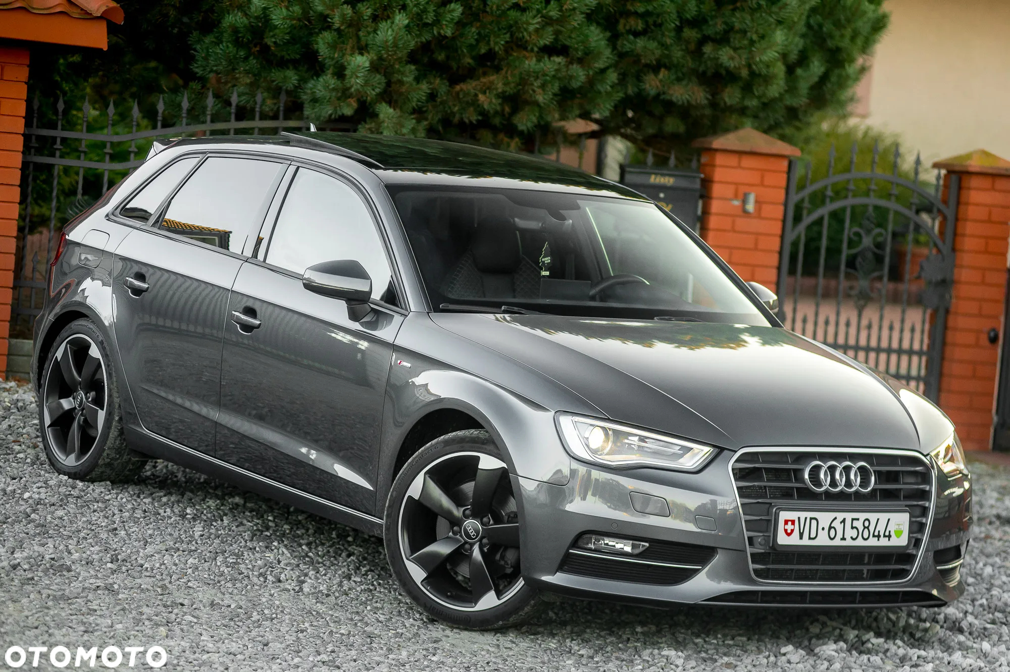 Audi A3 1.8 TFSI Sportback S line Sportpaket - 2