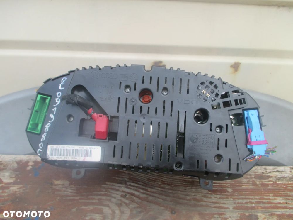 licznik zegar Audi A3 8L lift 8L0919880C - 2