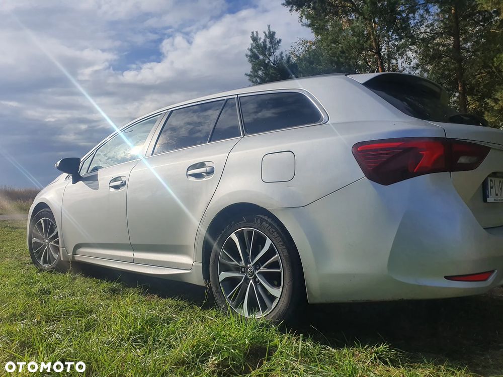 Toyota Avensis 2.0 D-4D Prestige - 15