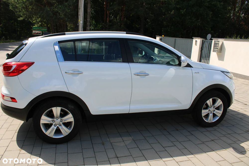 Kia Sportage 2.0 L - 30