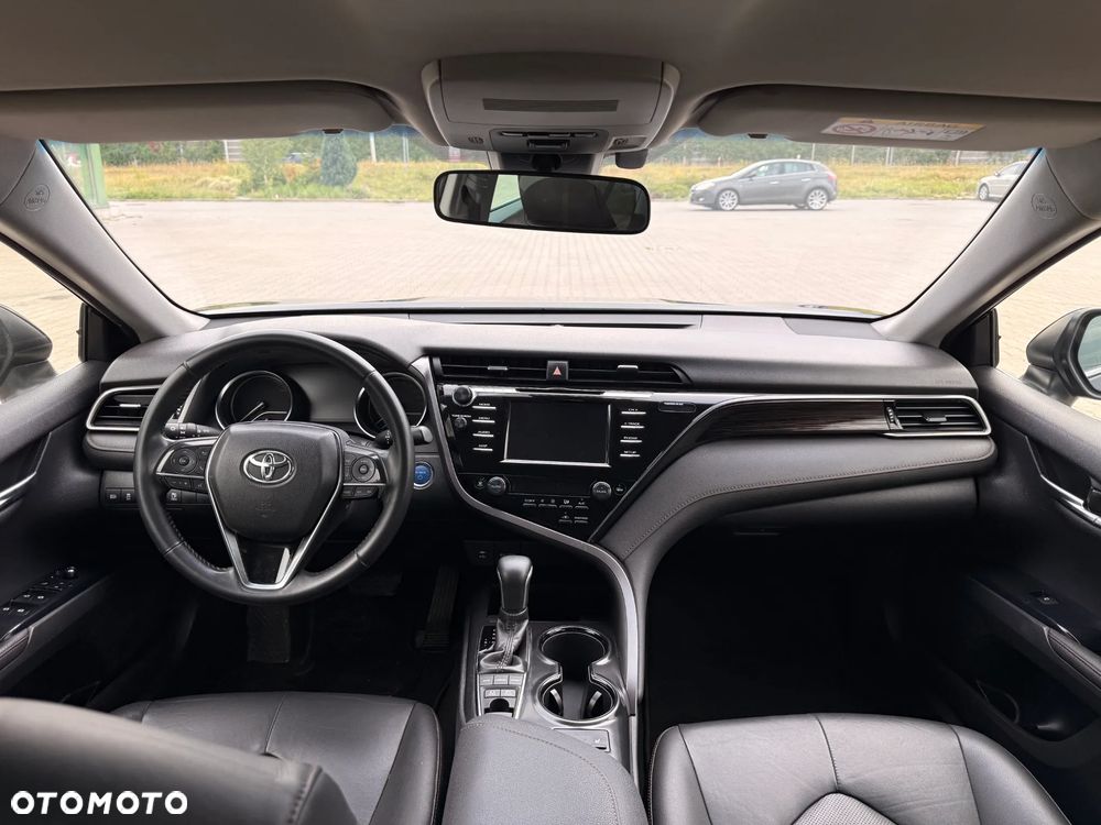 Toyota Camry 2.5 Hybrid Executive CVT - 16