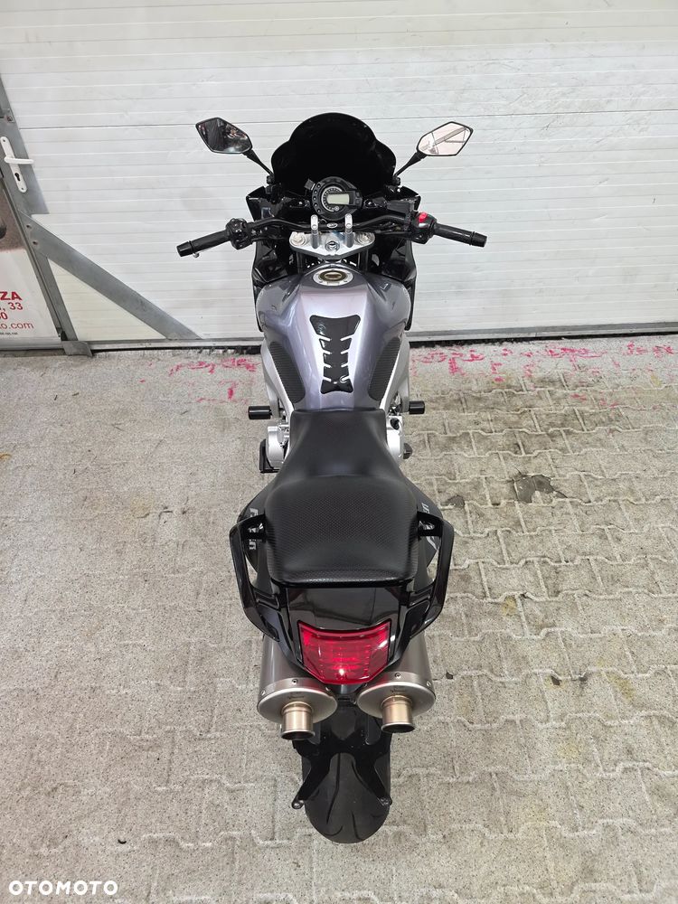 Yamaha FZ - 27