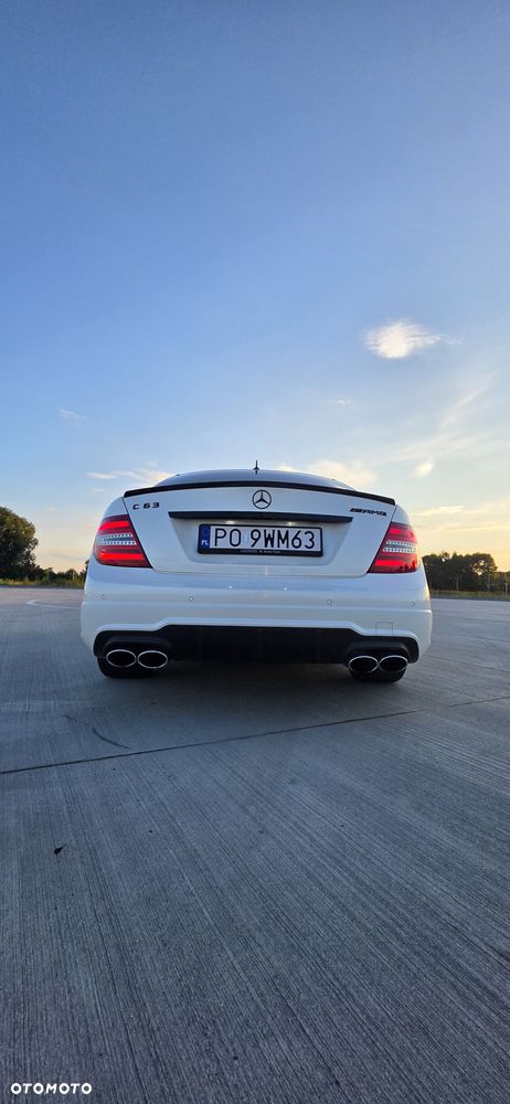Mercedes-Benz Klasa C 63 AMG - 14
