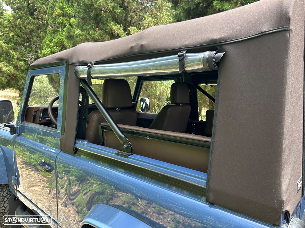Land Rover Defender 90 2.5 Td5 Soft Top - 32
