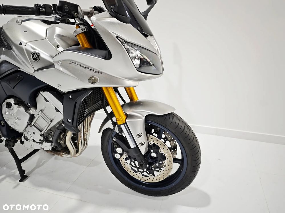 Yamaha FZ - 8