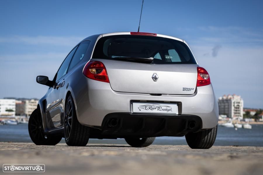 Renault Clio 2.0 16V Sport - 25