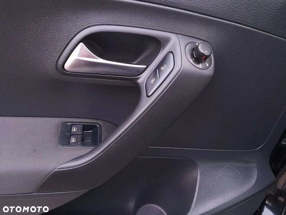 Volkswagen Polo 1.4 16V Highline - 18