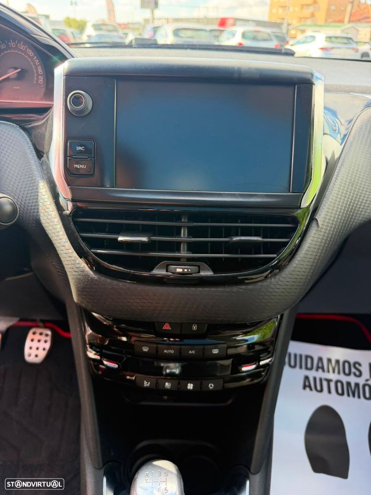 Peugeot 208 1.2 PureTech GT Line - 27