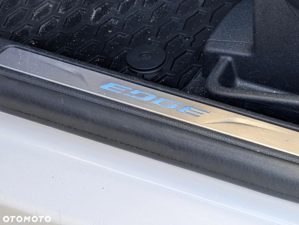 Ford Edge - 11