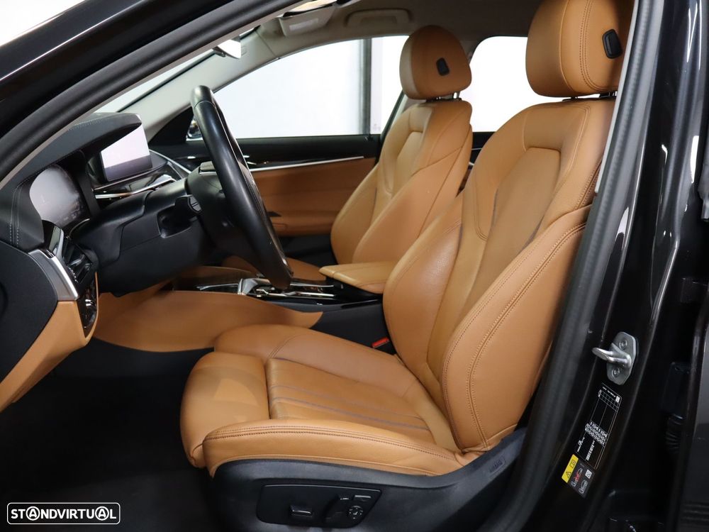 BMW 530 e Line Luxury - 10