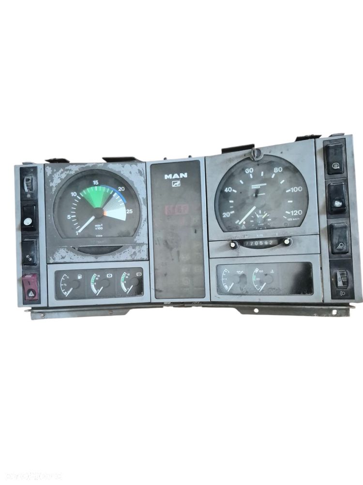 LICZNIK ZEGARY TABLICA MAN F2000 - 1