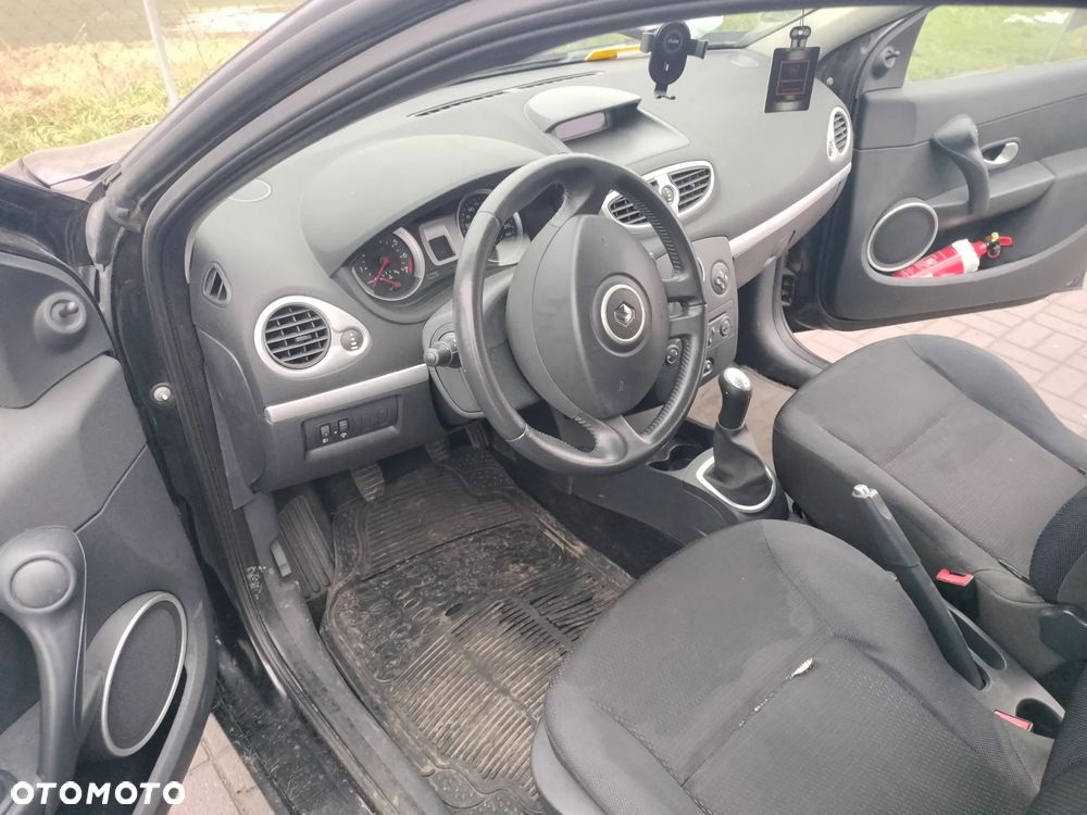 Renault Clio 1.2 16V 75 Dynamique - 12