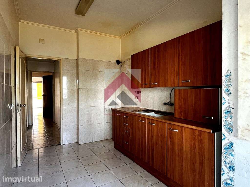 Apartamento T2 em Oeiras | Em remodelação Total + Varanda - Grande imagem: 2/43