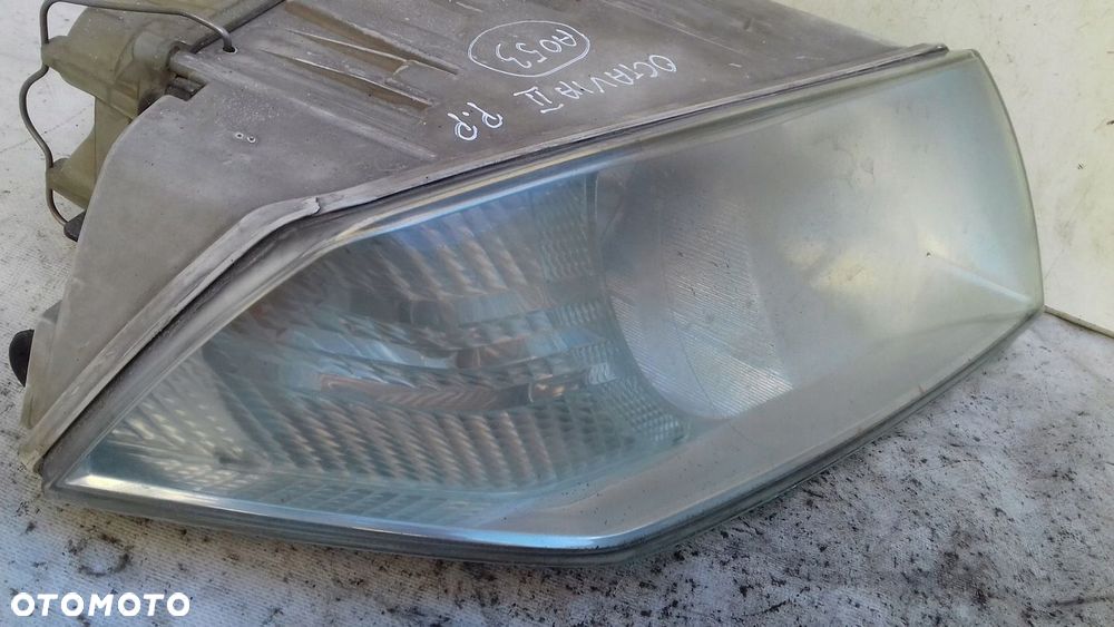 LAMPA PRAWY PRZÓD PRZEDNIA SKODA OCTAVIA II 2 04-08 - 2