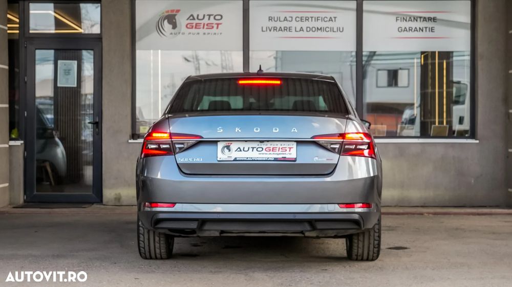 Skoda Superb 2.0 TDI DSG Style - 6