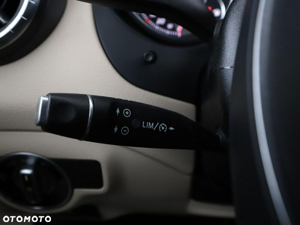 Mercedes-Benz CLA 180 7G-DCT - 33