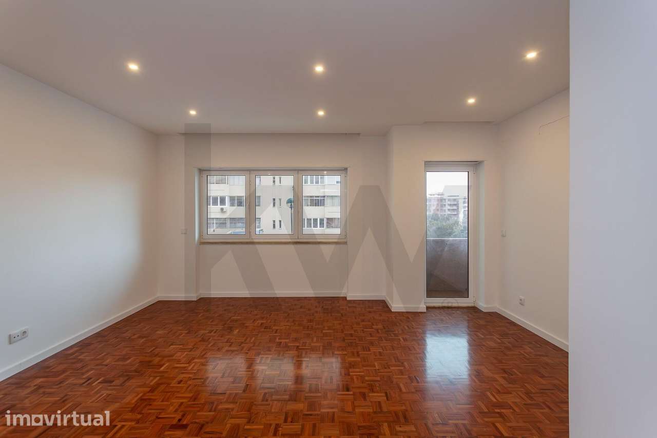 T4 Renovado para Arrendamento em Miraflores, Algés - Grande imagem: 3/41