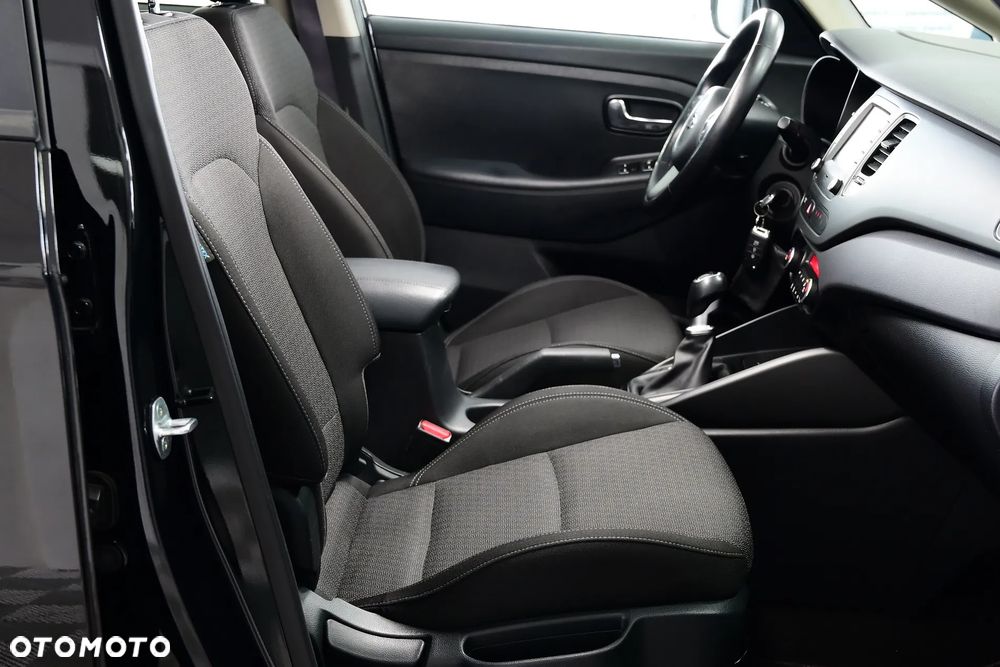 Kia Carens 1.6 GDI Business Line 7os EU6 - 22