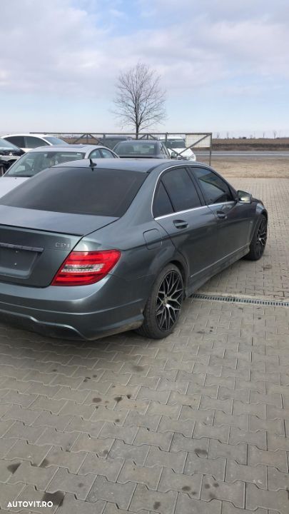 Dezmembram Mercedes Benz C Class 220 CDI an fabr 2011 - 4