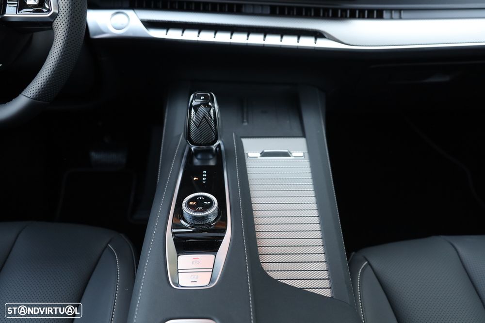 MG MGS9 1.5 L Luxury - 24