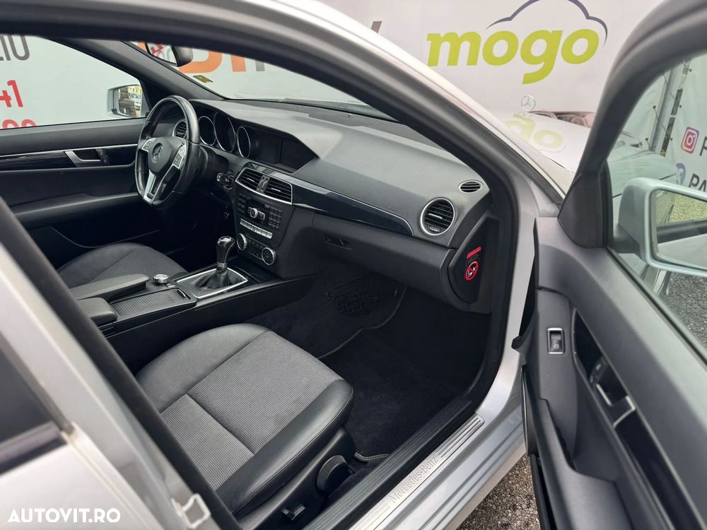 Mercedes-Benz C 180 T CGI BlueEFFICIENCY - 39