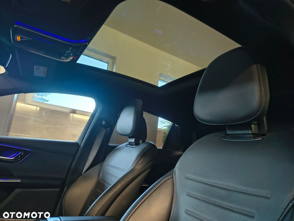 Mercedes-Benz GLC 300 4Matic 9G-TRONIC AMG Line Plus - 29