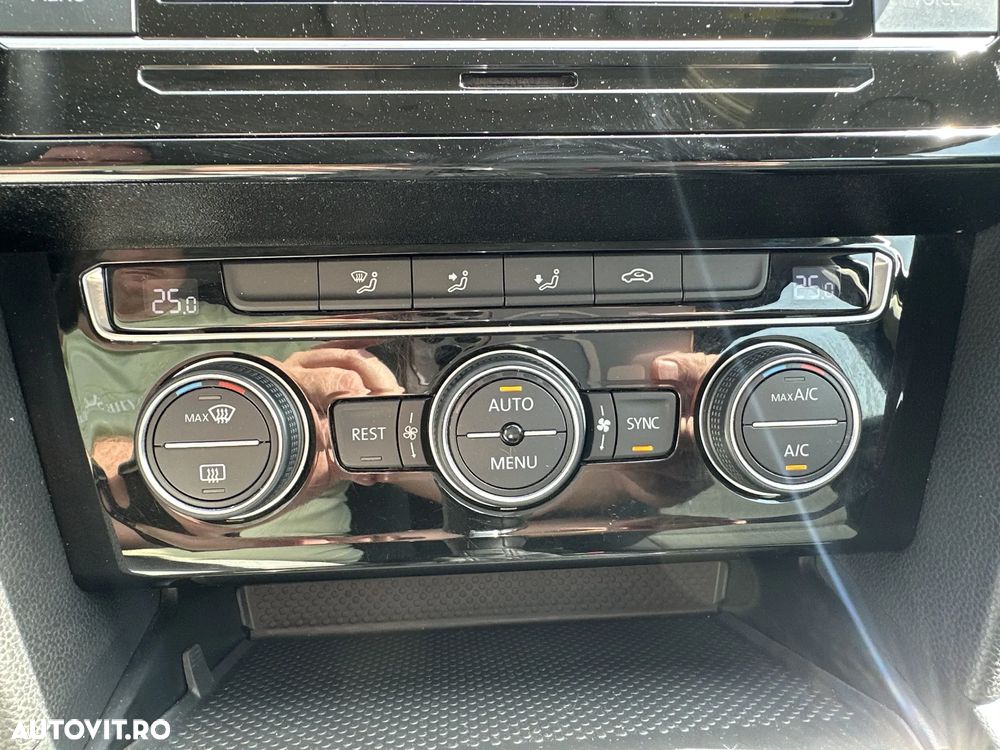 Volkswagen Passat - 18