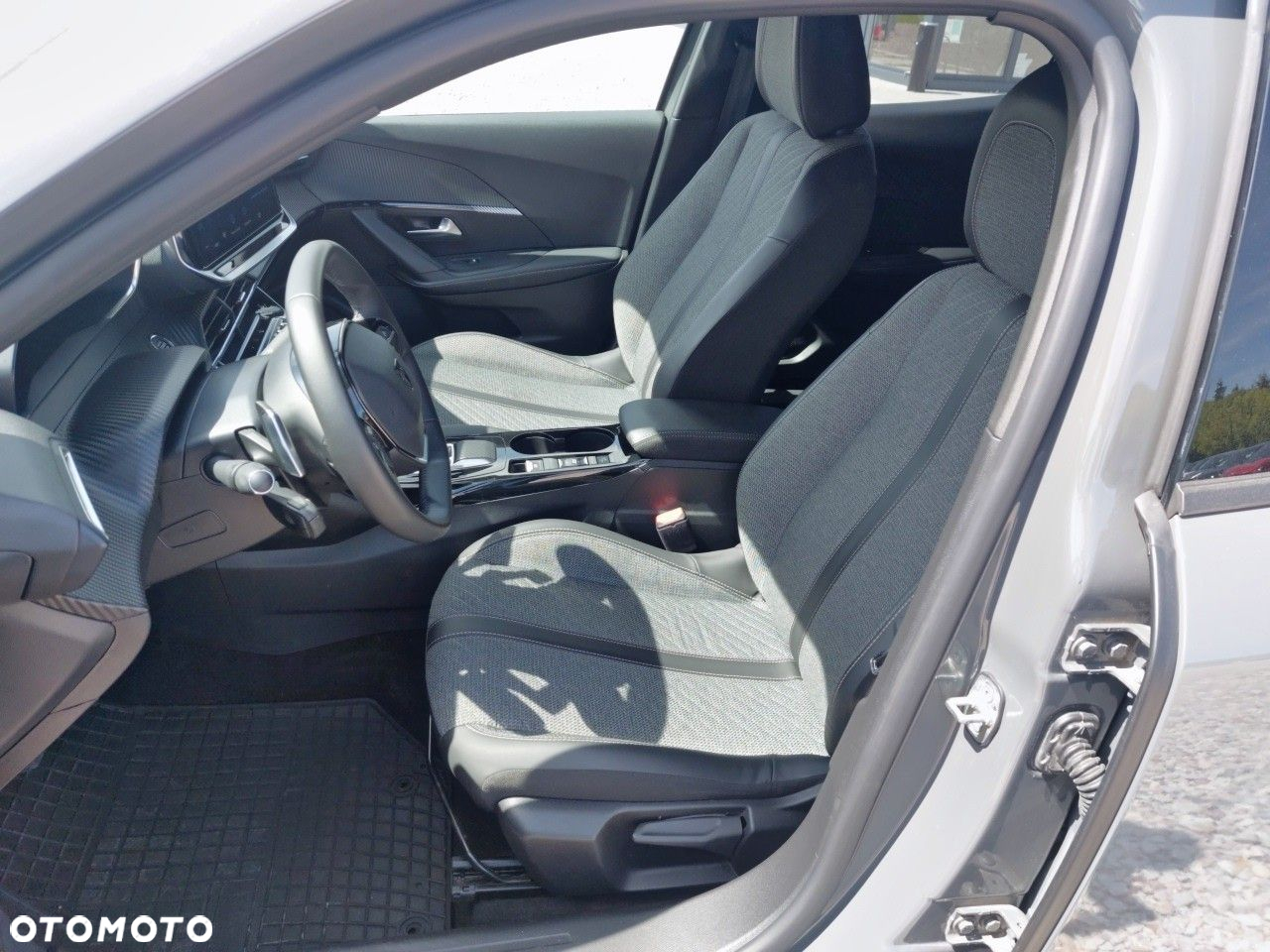 Peugeot 2008 1.2 PureTech Allure S&S EAT8 - 9