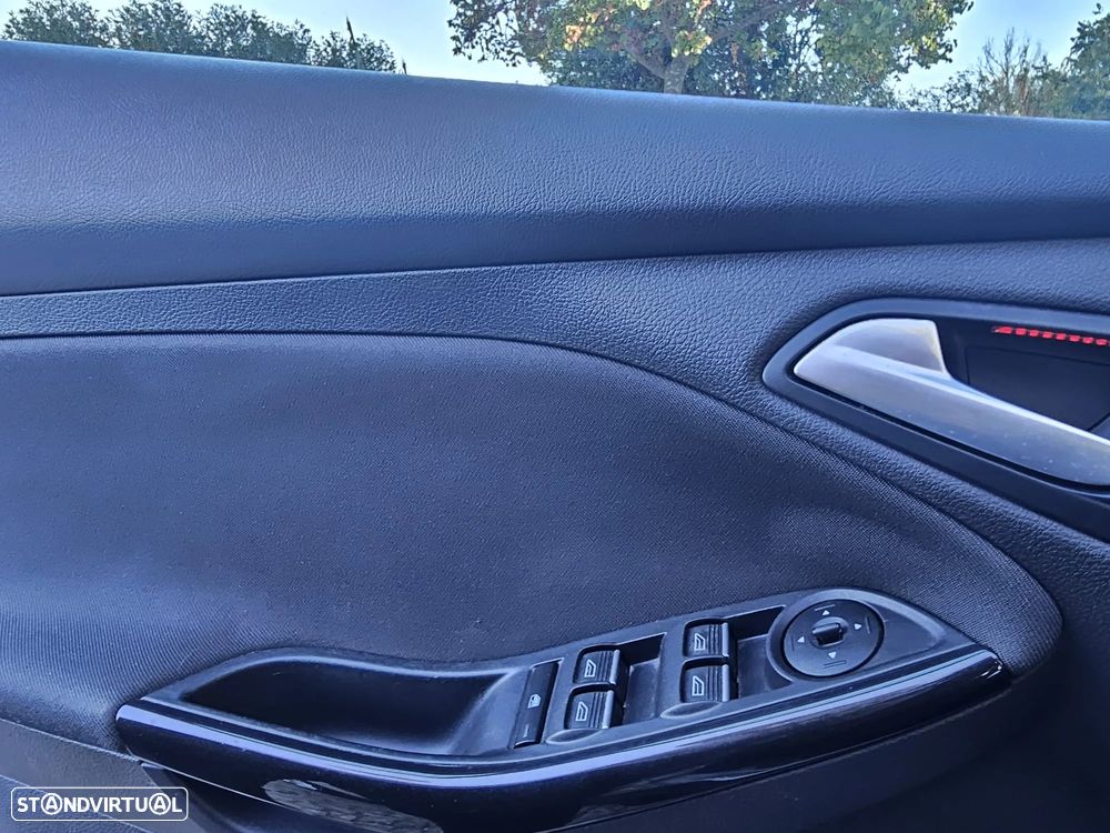 Ford Focus SW 1.5 TDCi Titanium - 6