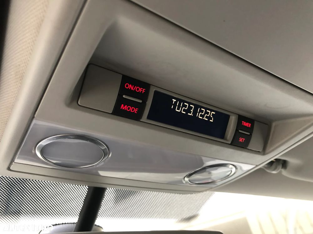 Volkswagen Multivan - 23