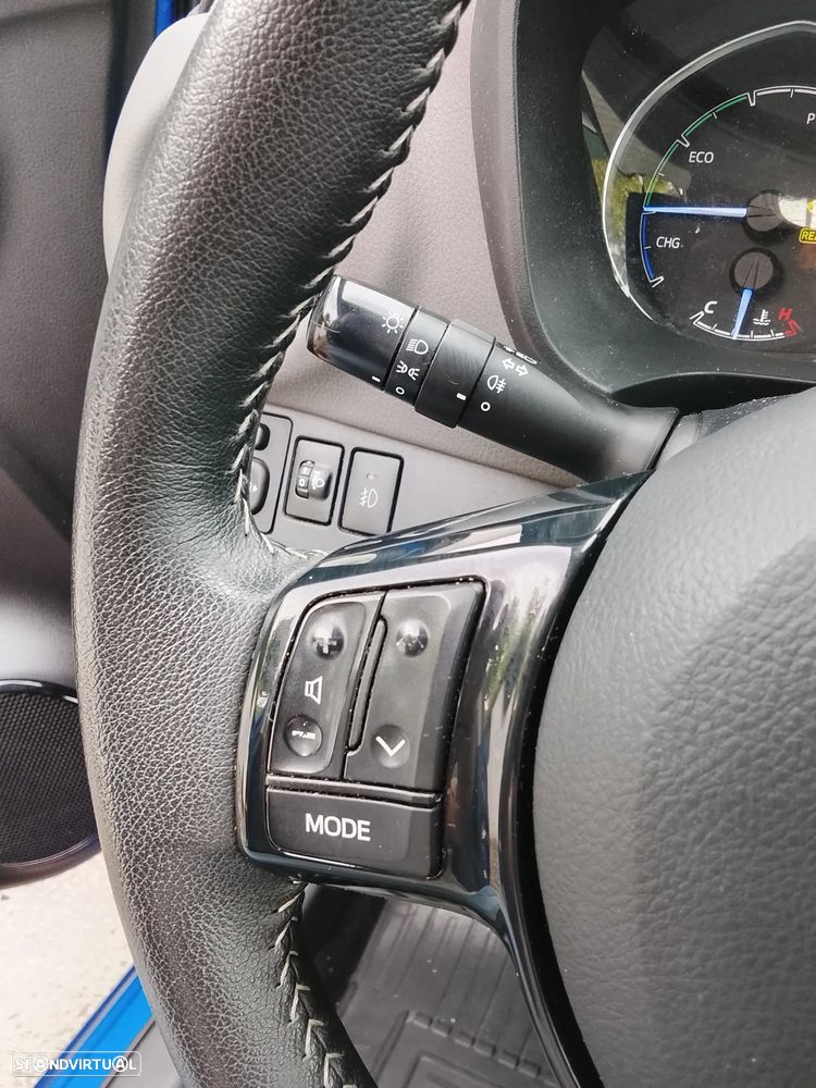 Toyota Yaris 1.5 HSD Comfort+P.Style - 10