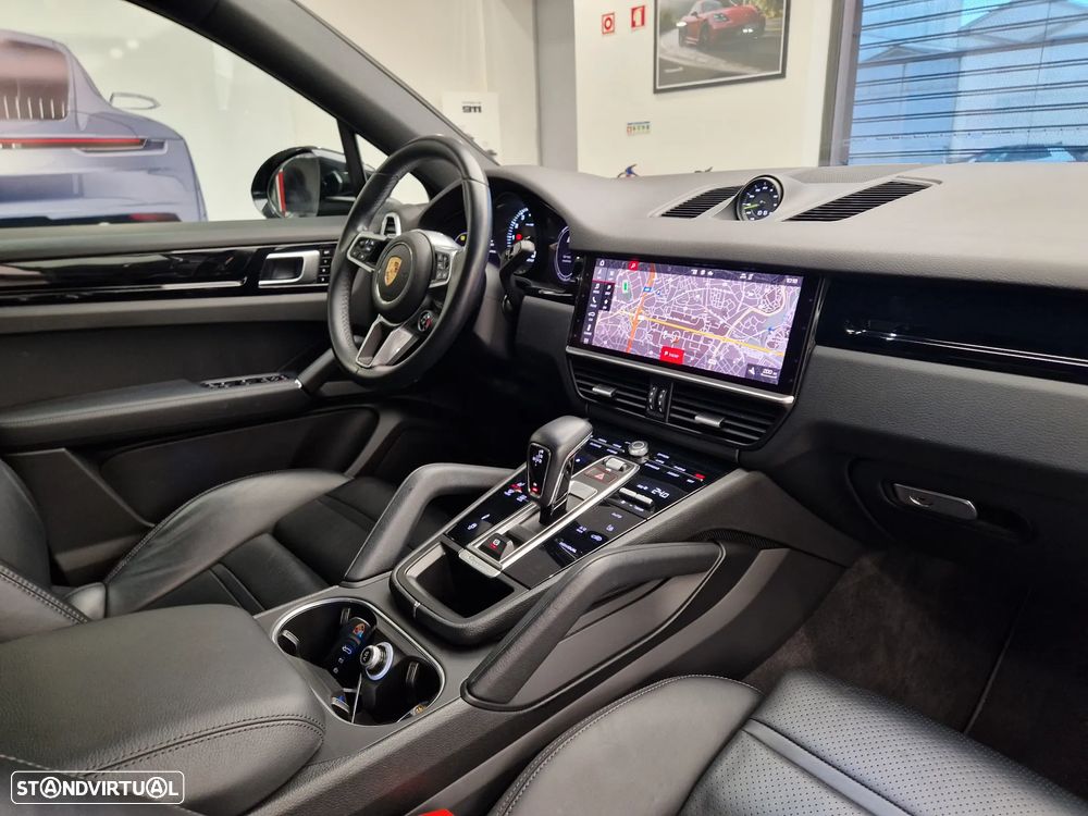 Porsche Cayenne Coupé E-Hybrid - 28