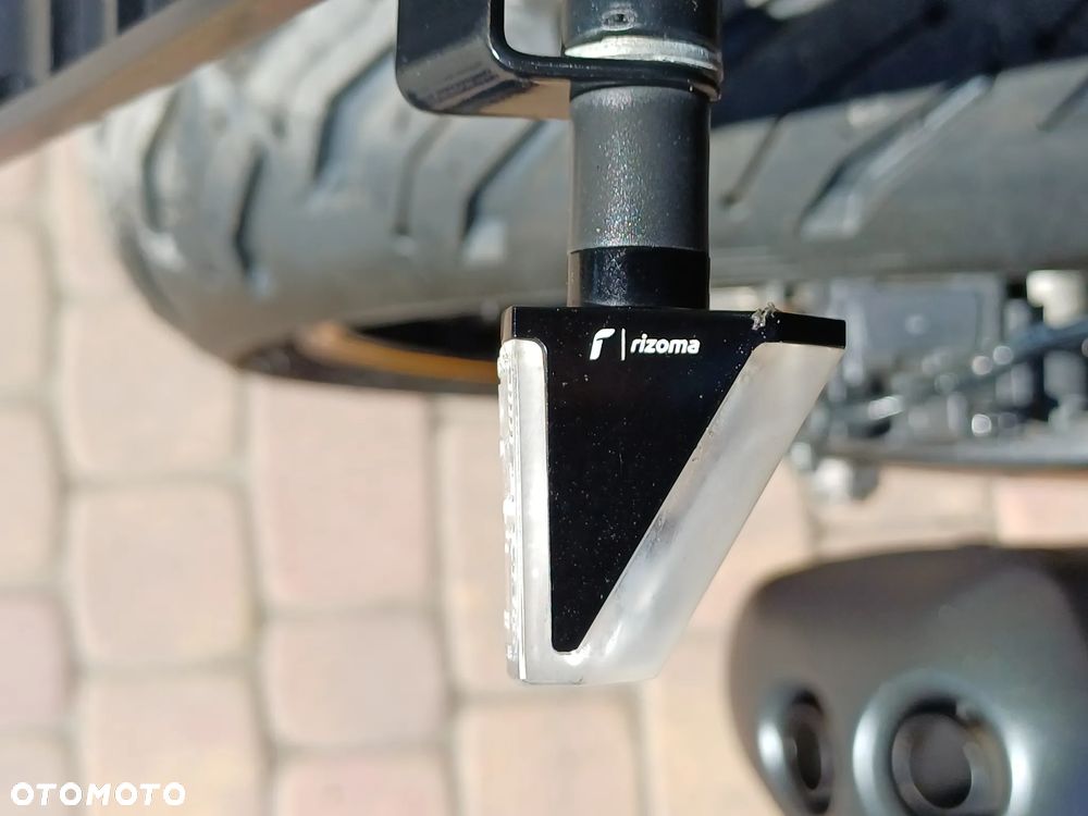 Yamaha FZ8 - 17