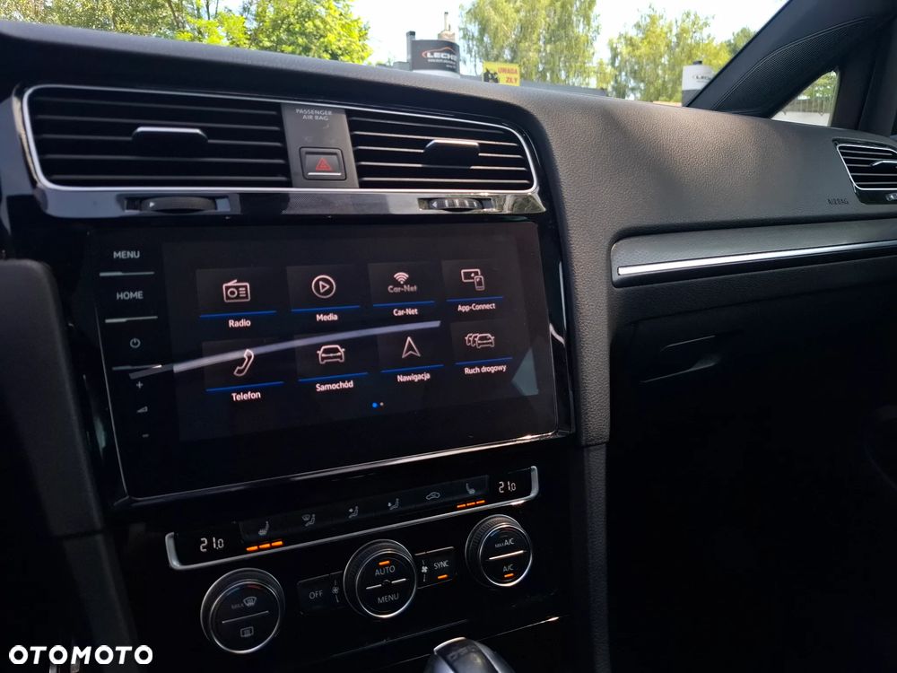 Volkswagen Golf - 18