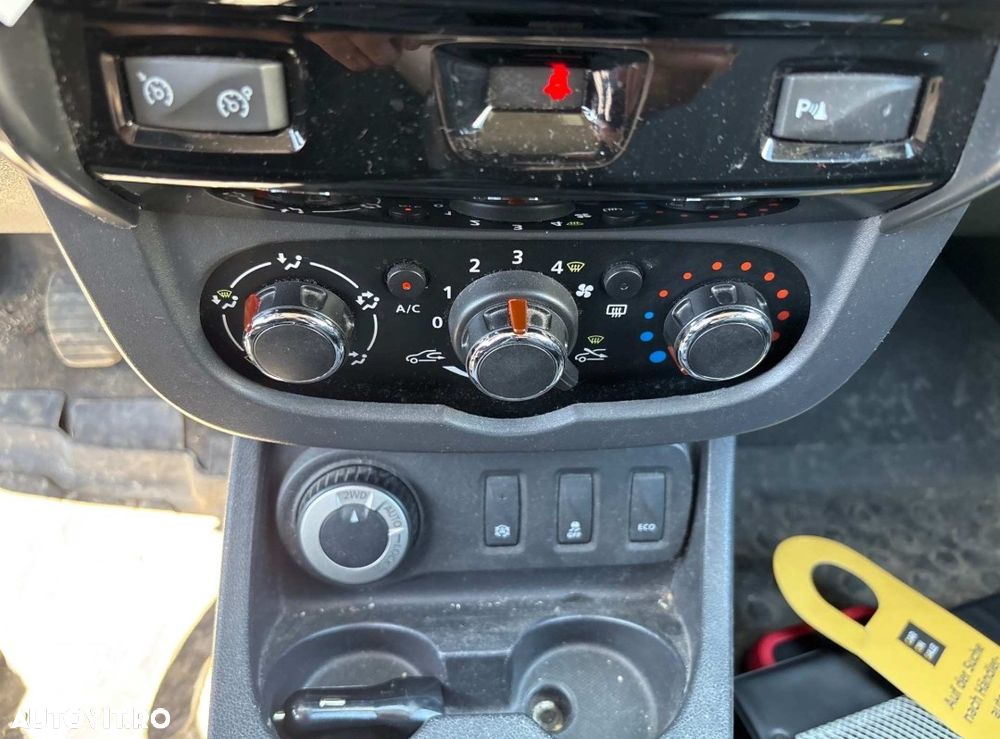 Dacia Duster dCi 110 FAP 4x4 Blackshadow - 12