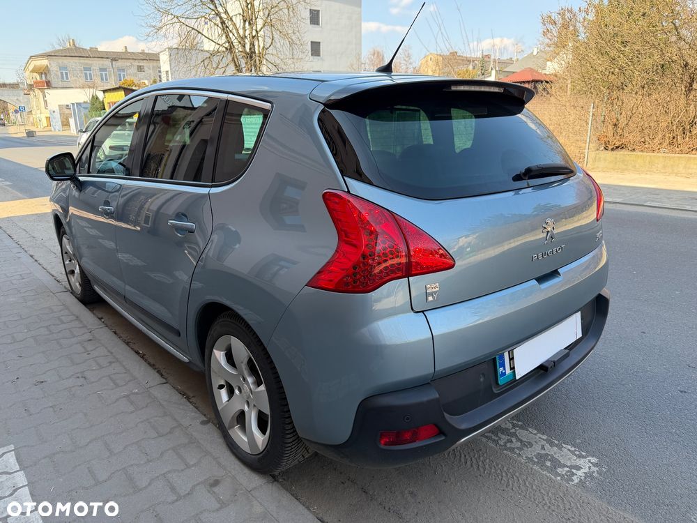 Peugeot 3008 Hybrid4 - 10