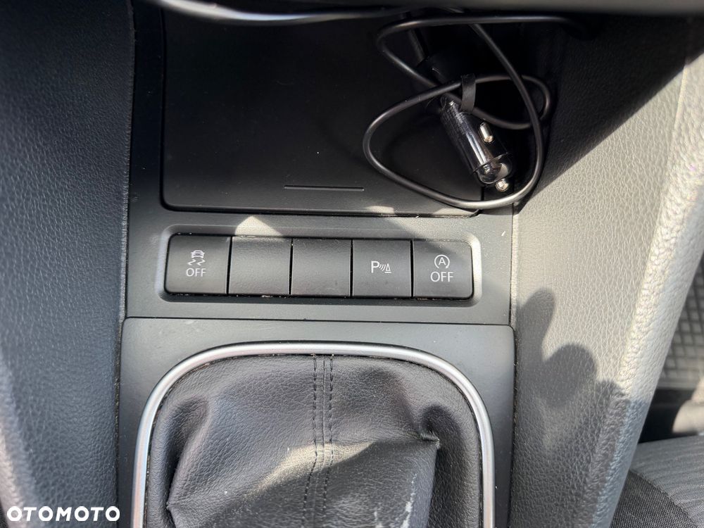 Volkswagen Golf 1.6 TDI BlueMotion Technology Comfortline - 20