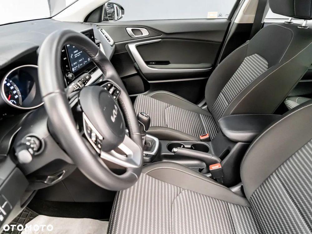 Kia Ceed 1.5 T-GDI M - 23