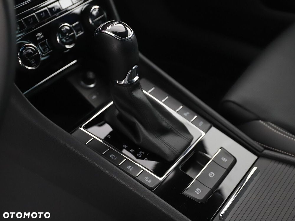 Skoda Superb 2.0 TSI L&K DSG - 18