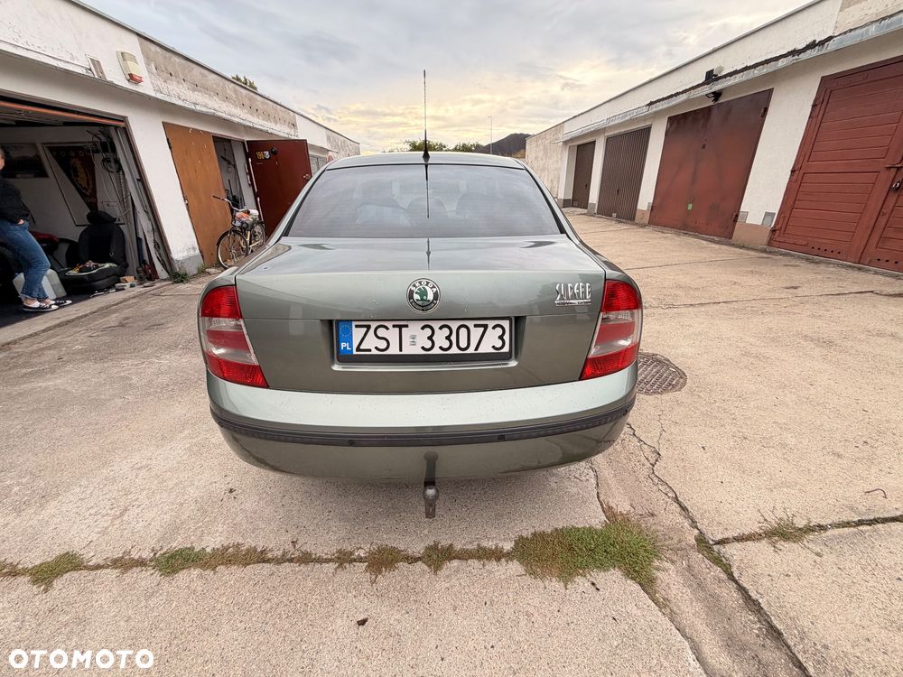 Skoda Superb 1.8T Classic - 4