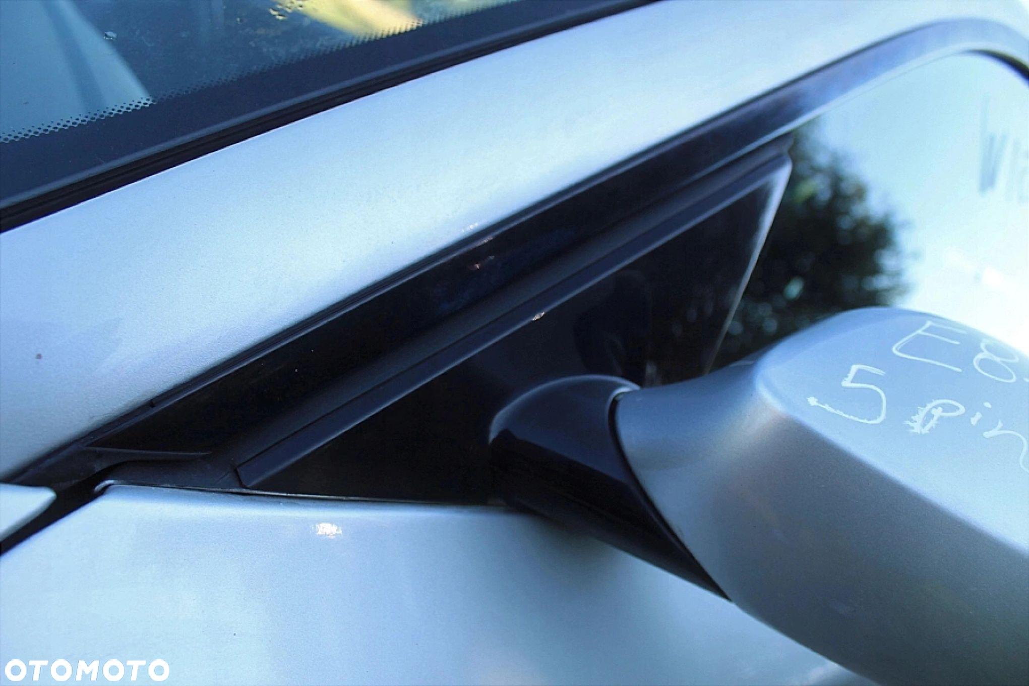 SHADOW LINE LISTWA KAROSERYJNA GÓRNA LEWA BMW E81 - 2