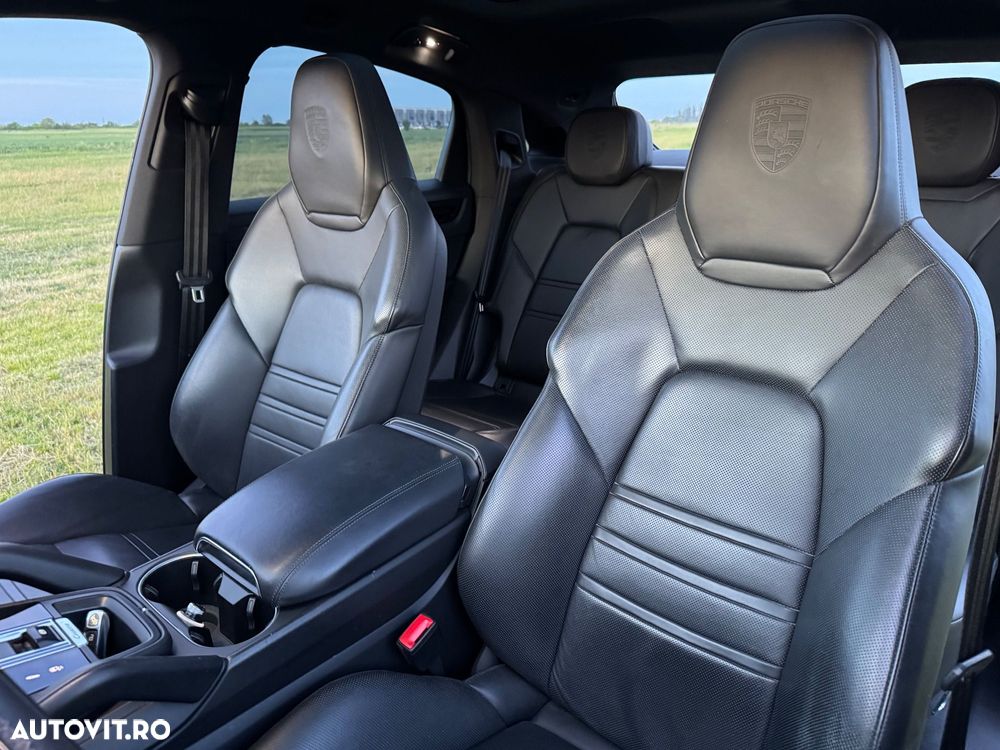 Porsche Cayenne Coupe E-Hybrid Tiptronic S Platinum Edition - 8